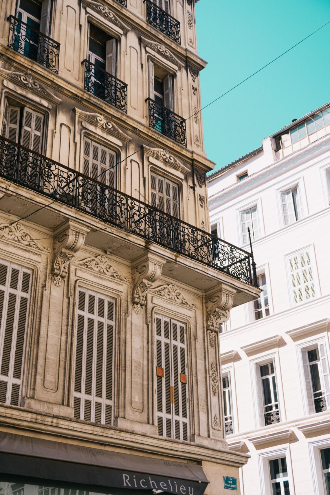 façade d'immeuble à Marseille pouvant faire l'objet d'infestation